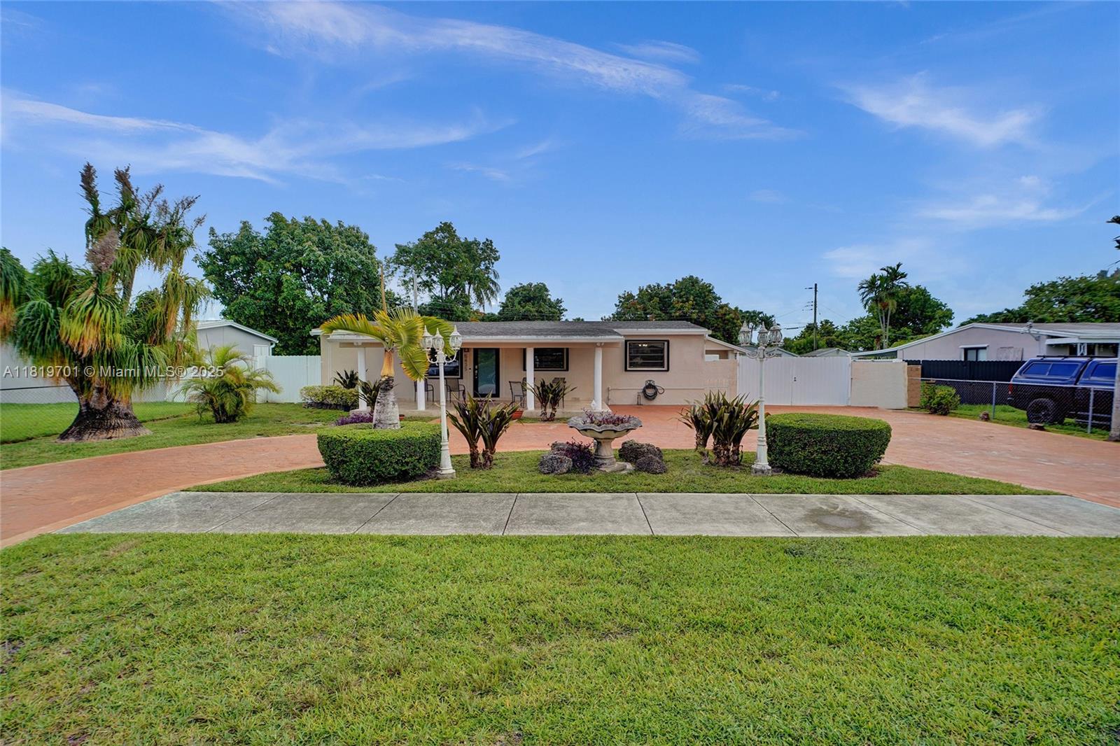 5435 SW 99th Ct, Miami FL 33165