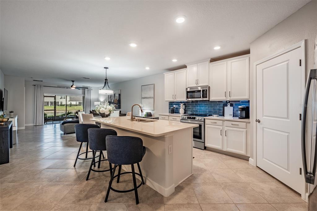 10191 ECHO DOCK LOOP, SAN ANTONIO, FL — photo 3 of 30