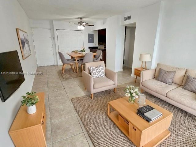 816 NW 87th Ave # 406, Miami FL 33172
