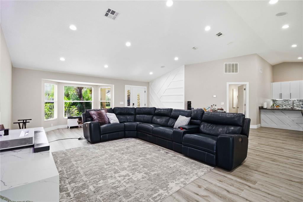 5833 CARRIAGE DRIVE, SARASOTA, FL — photo 4 of 30