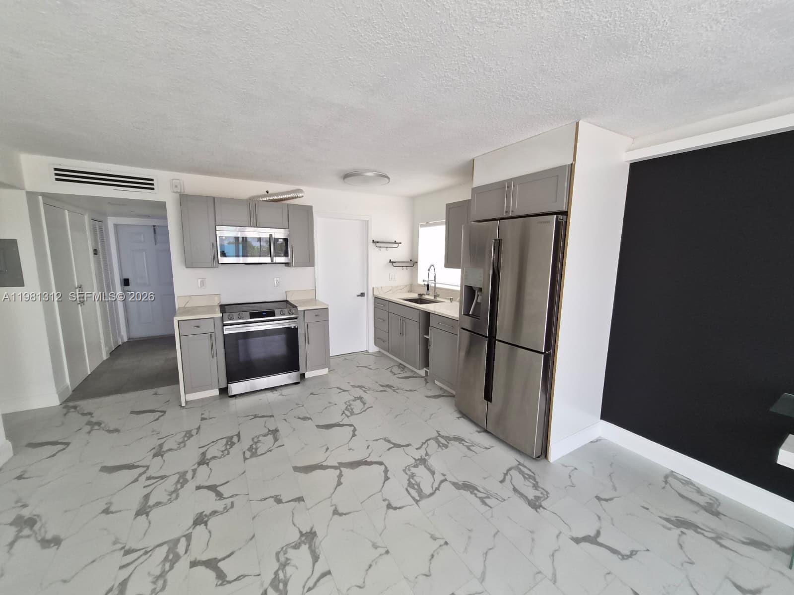 16410 Miami Dr # 304, North Miami Beach FL 33162
