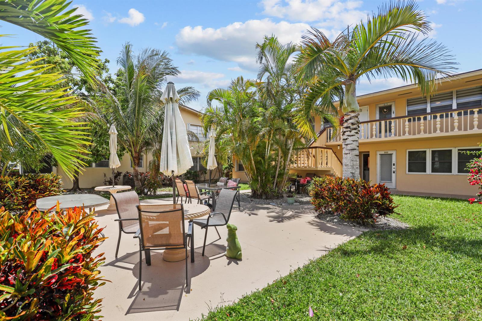 215 Sheffield I, West Palm Beach FL 33417