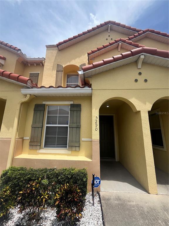 5290 PARADISE CAY CIRCLE
