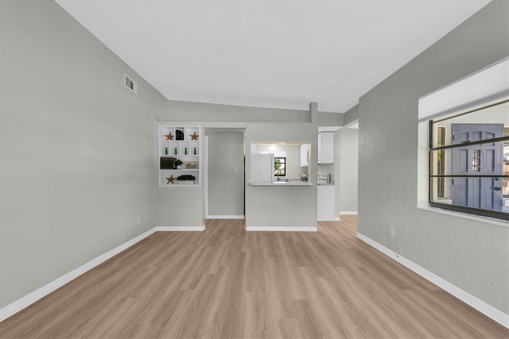 4415 13TH AVENUE N, ST PETERSBURG, FL — photo 4 of 30