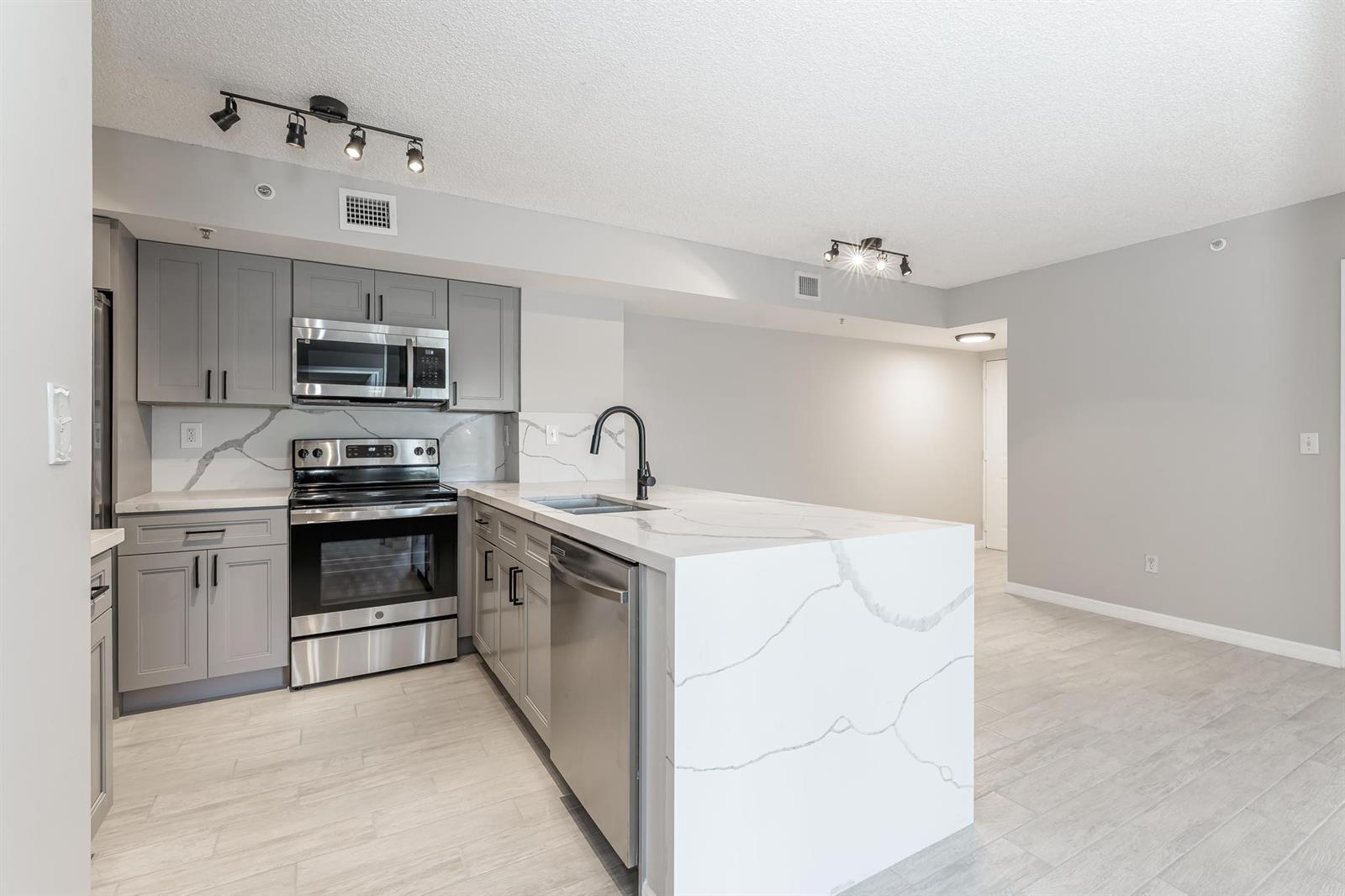 2600 S University Drive # 208, Davie FL 33328