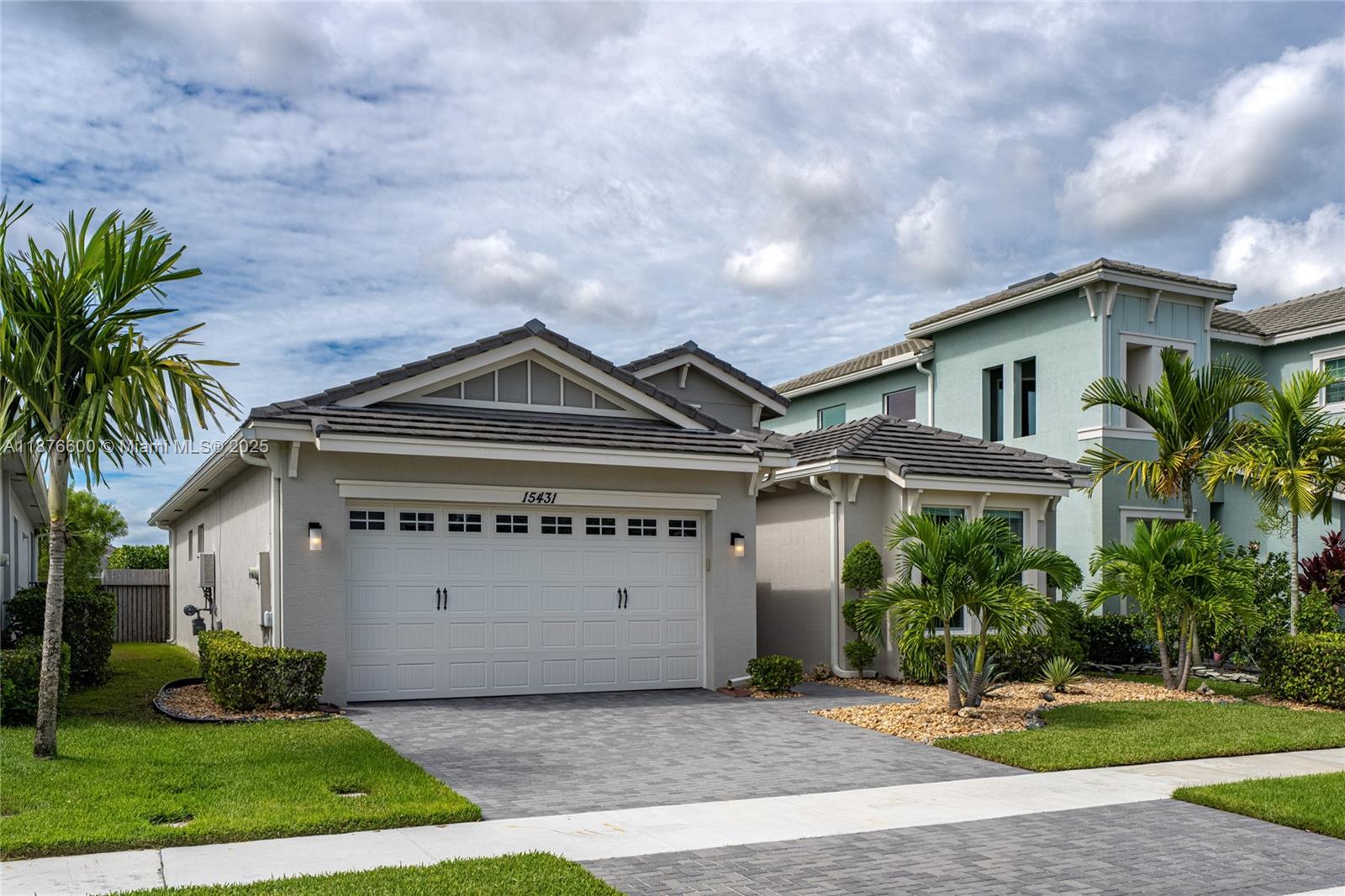 15431 Goldfinch Cir, Westlake FL 33470