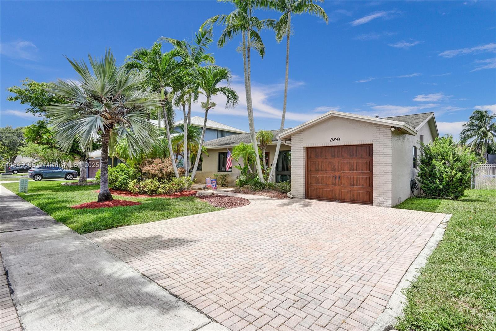 11841 NW 41st St, Sunrise FL 33323