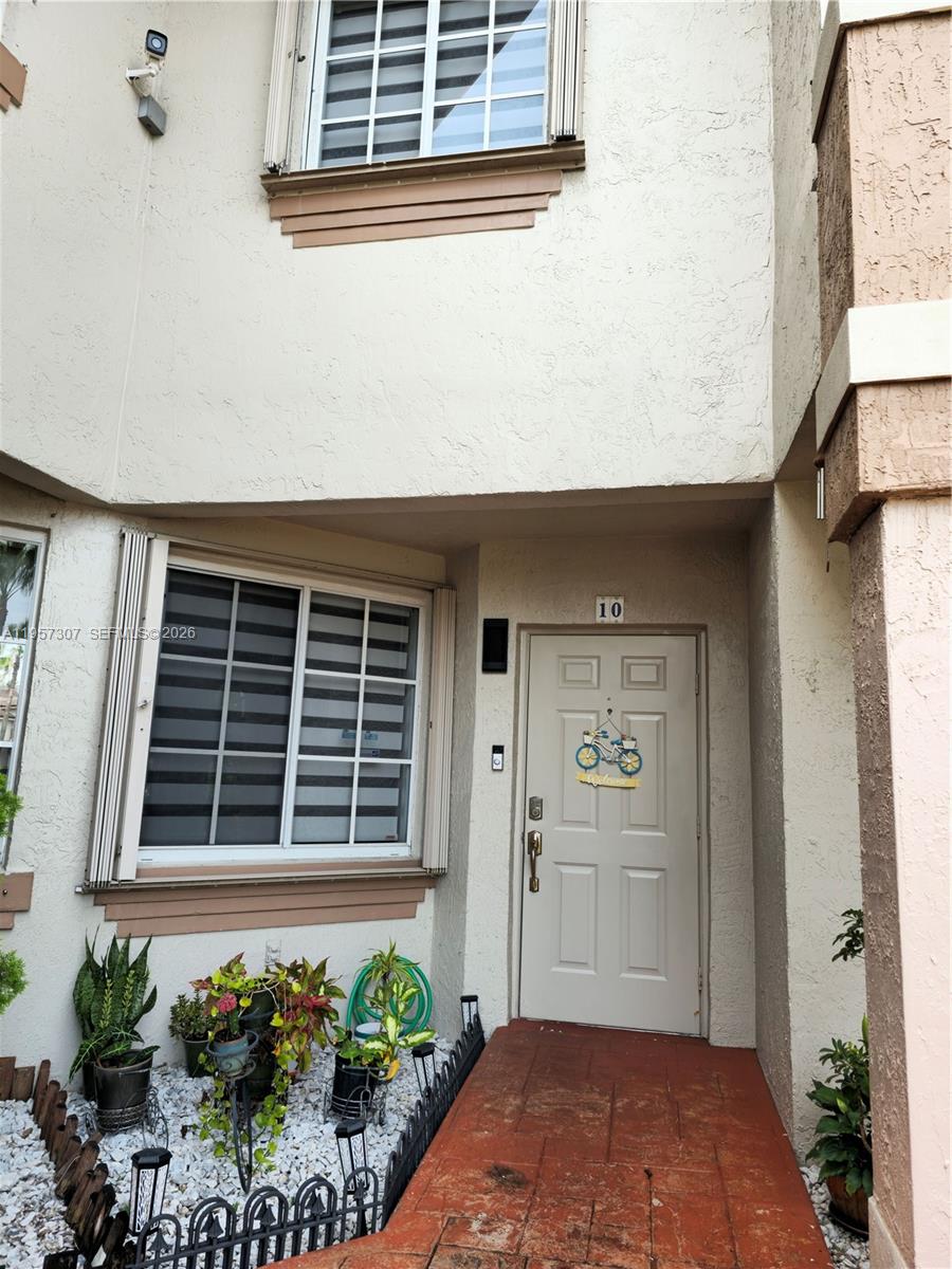 8330 NW 10th St # 10I, Miami FL 33126