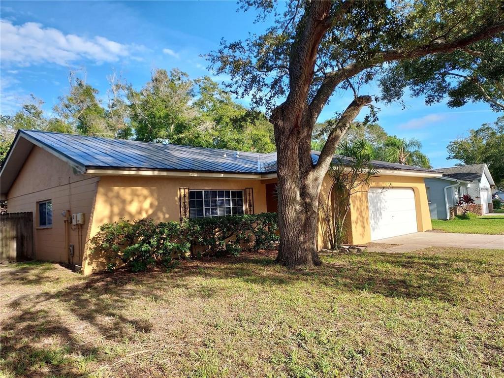 2001 GROVELAND ROAD
