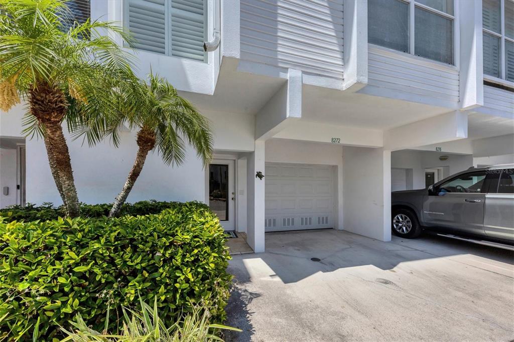 8272 HARBORSIDE CIRCLE