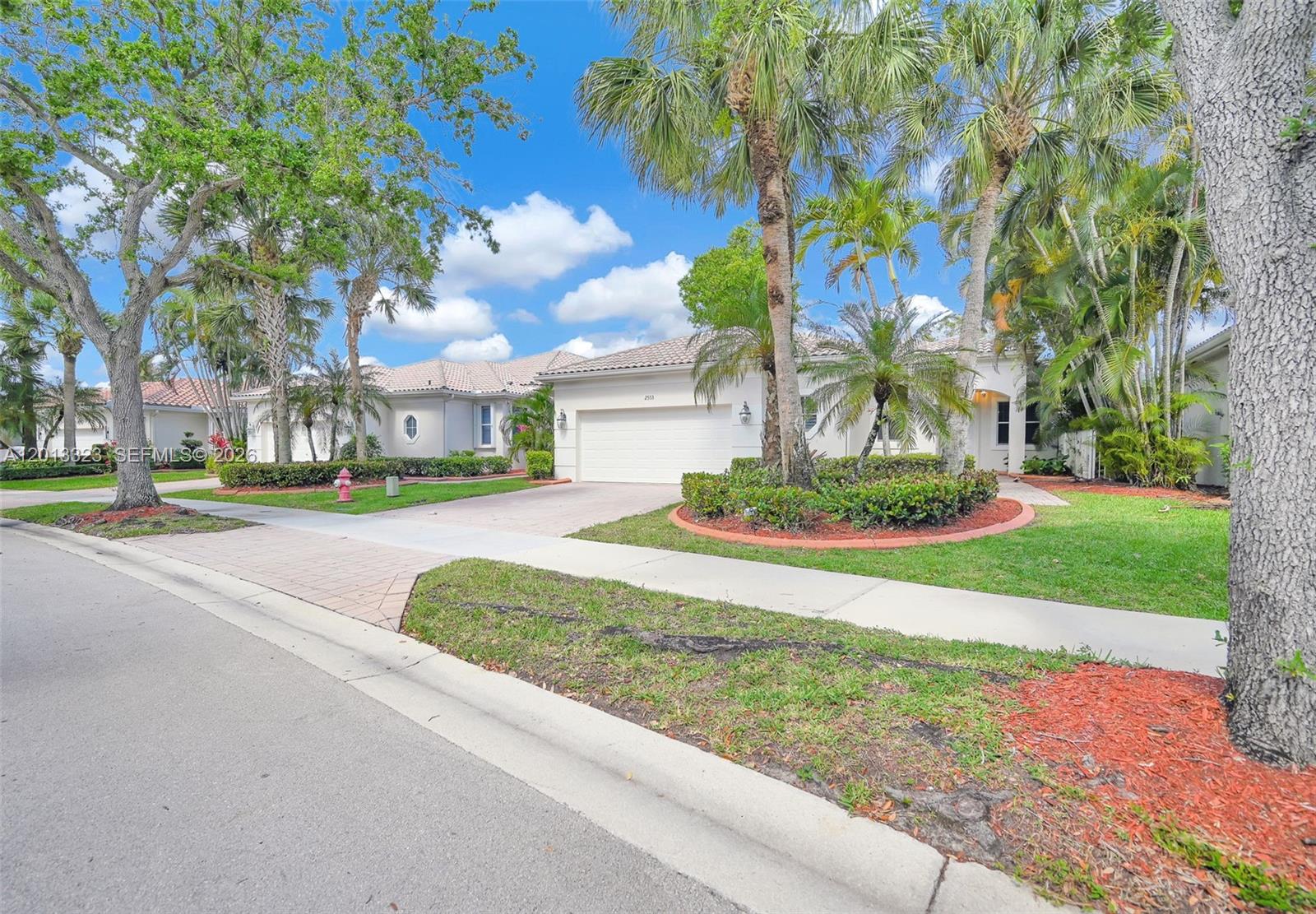2553 Bay Pointe Drive, Weston FL 33327