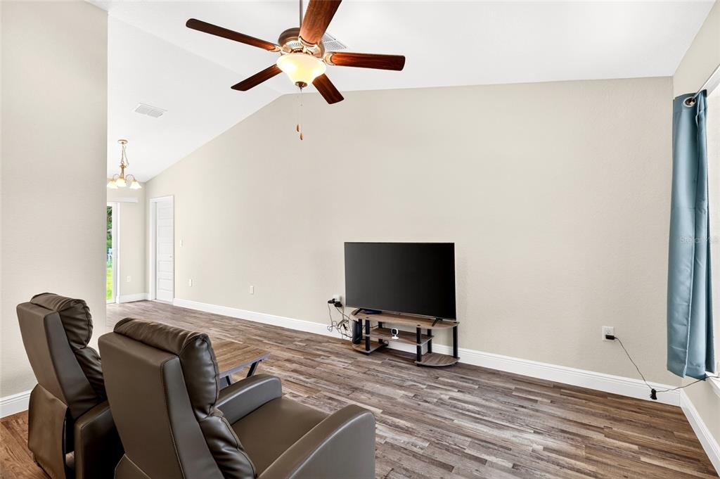 330 LOCUST PASS, OCALA, FL — photo 3 of 17