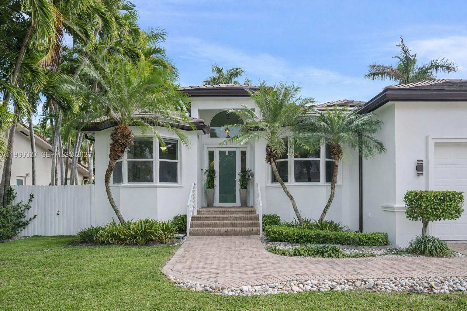 7431 Center Bay Dr, North Bay Village FL 33141