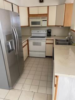 Kitchen — OAKLAND PARK, FL