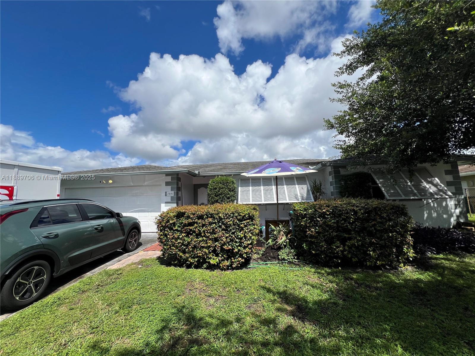 7951 SW 30th St, Davie FL 33328