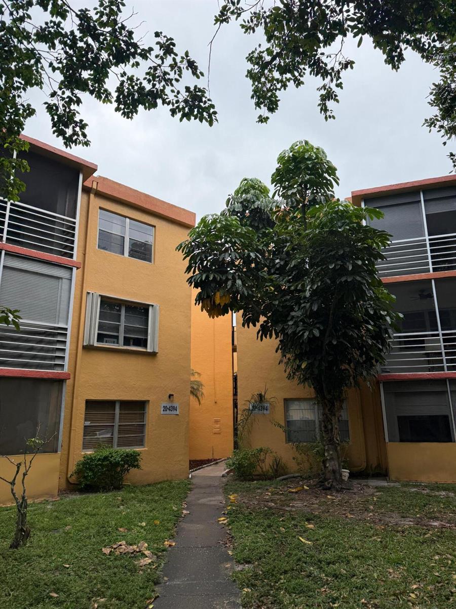 4394 NW 9th Avenue # 1a, Pompano Beach FL 33064