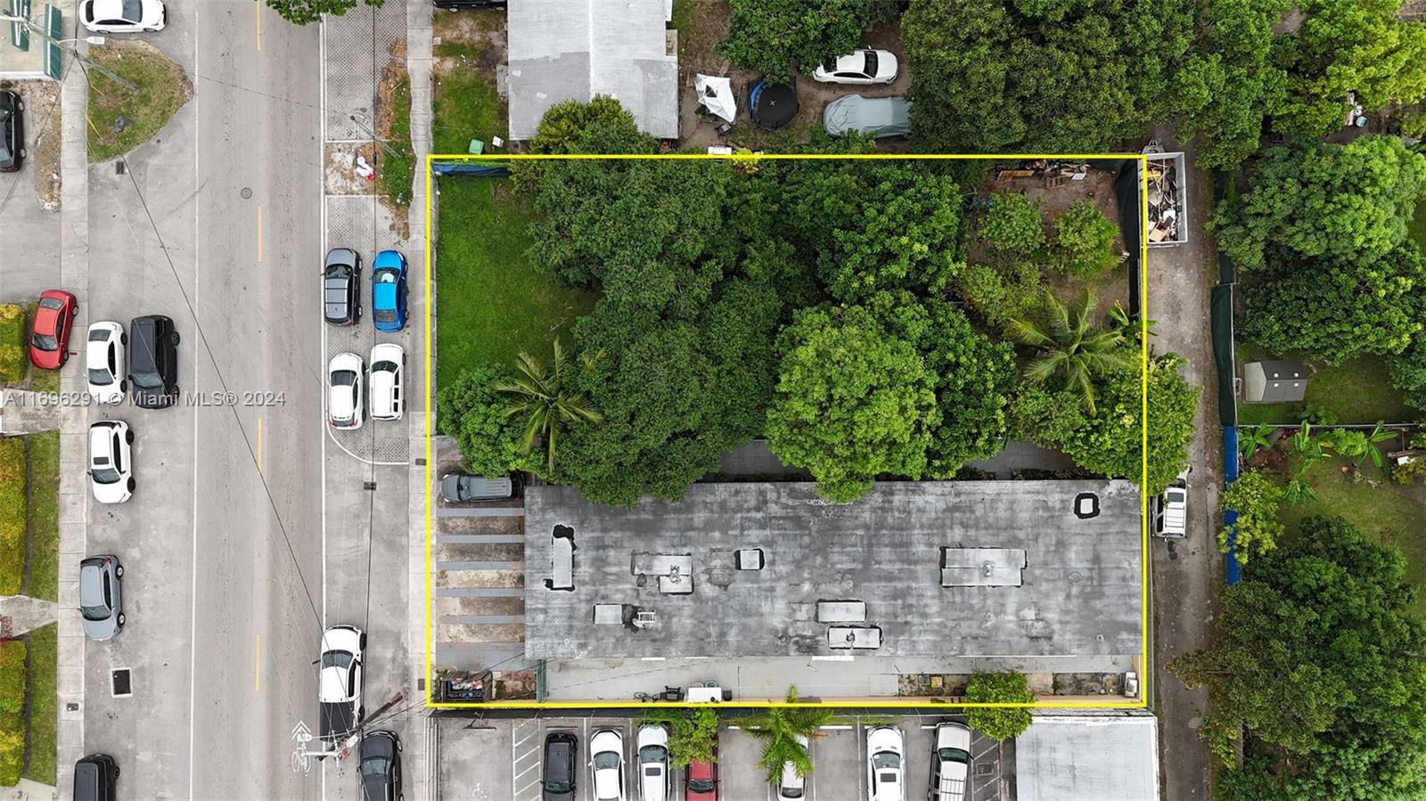 1550 NW 28th St, Miami FL 33142