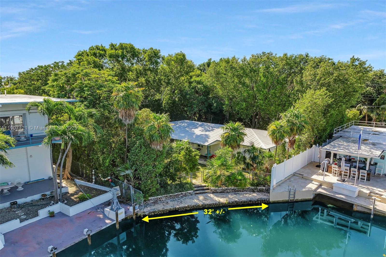 32 ft of private dock — TAVERNIER, FL