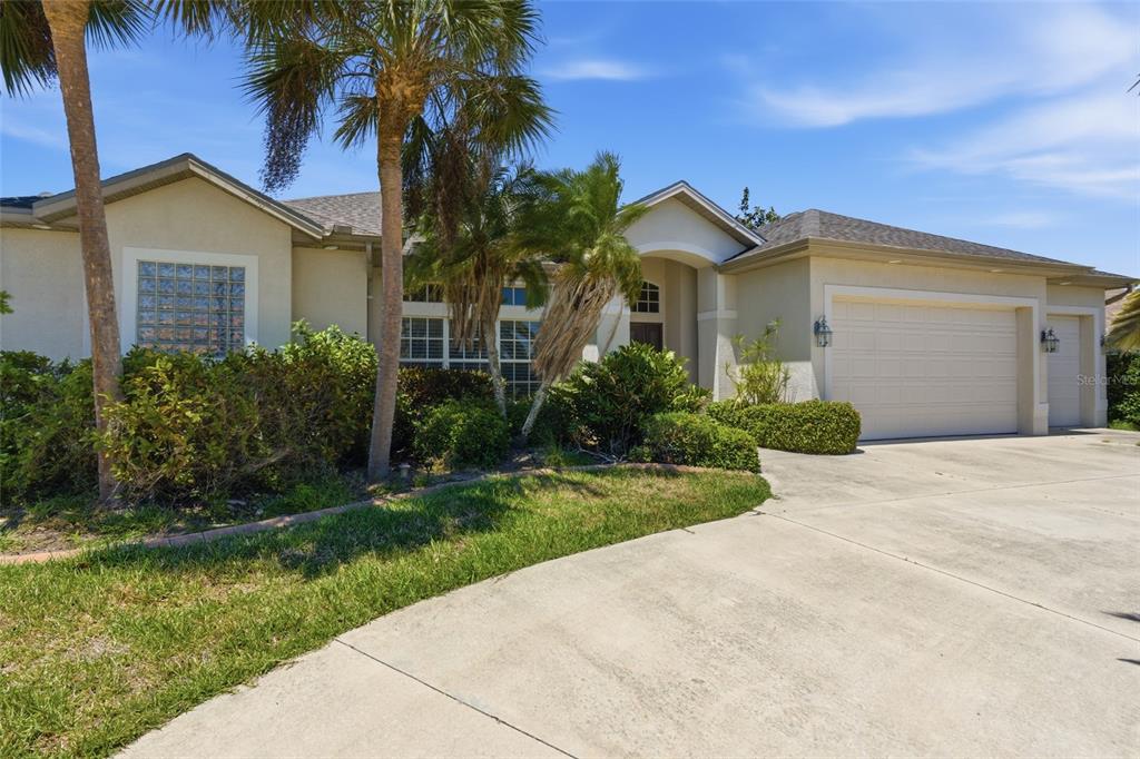 974 ROTONDA CIRCLE