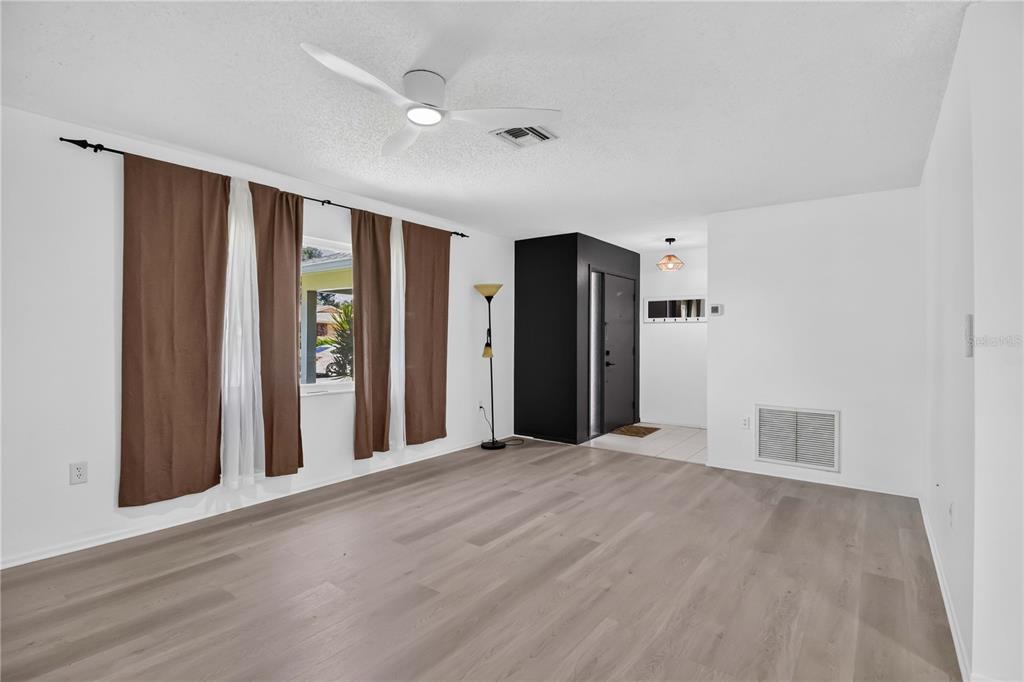 4825 HUNTLEIGH DRIVE, SARASOTA, FL — photo 4 of 30
