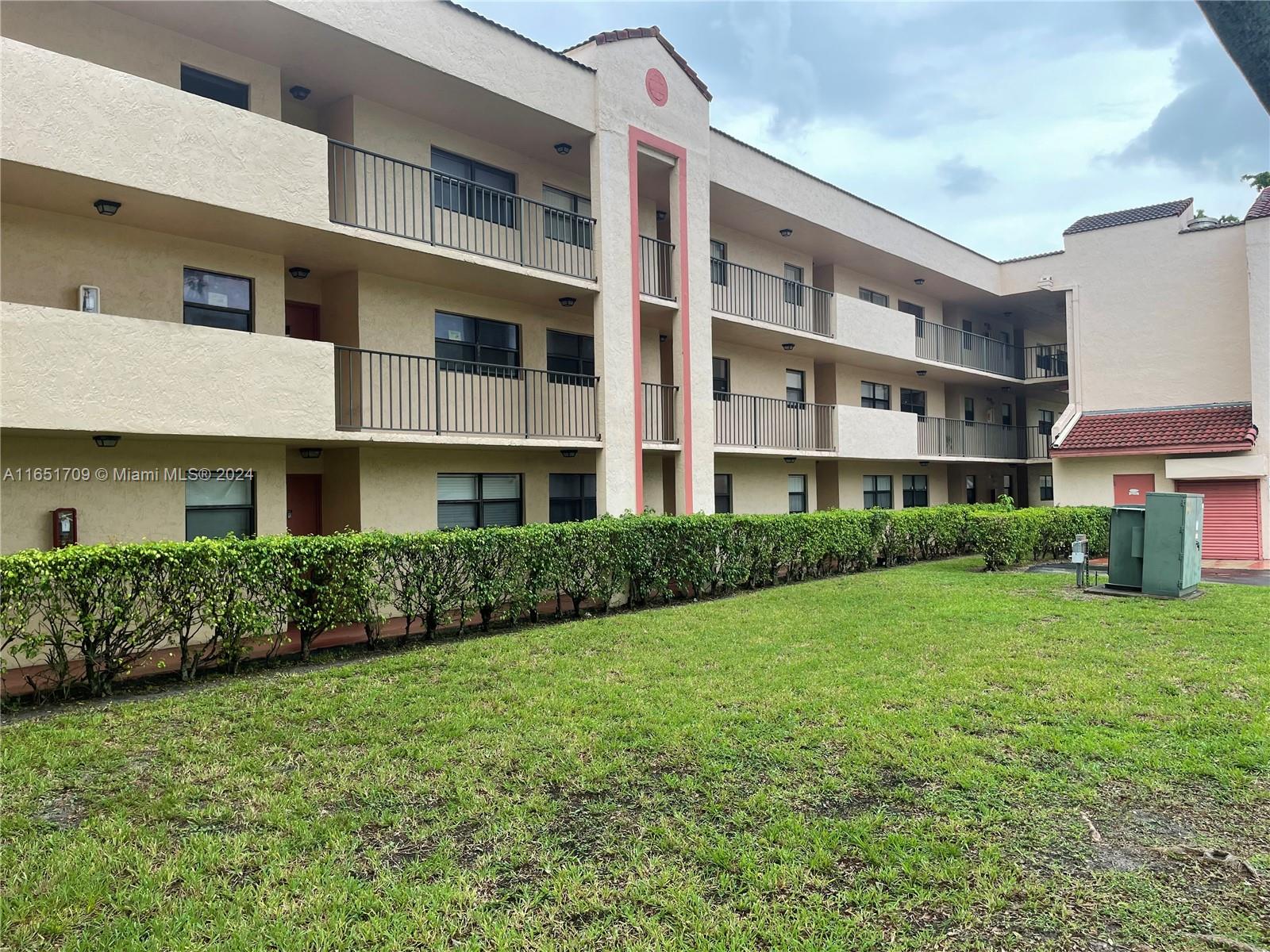 3252 Foxcroft Rd # 206, Miramar FL 33025