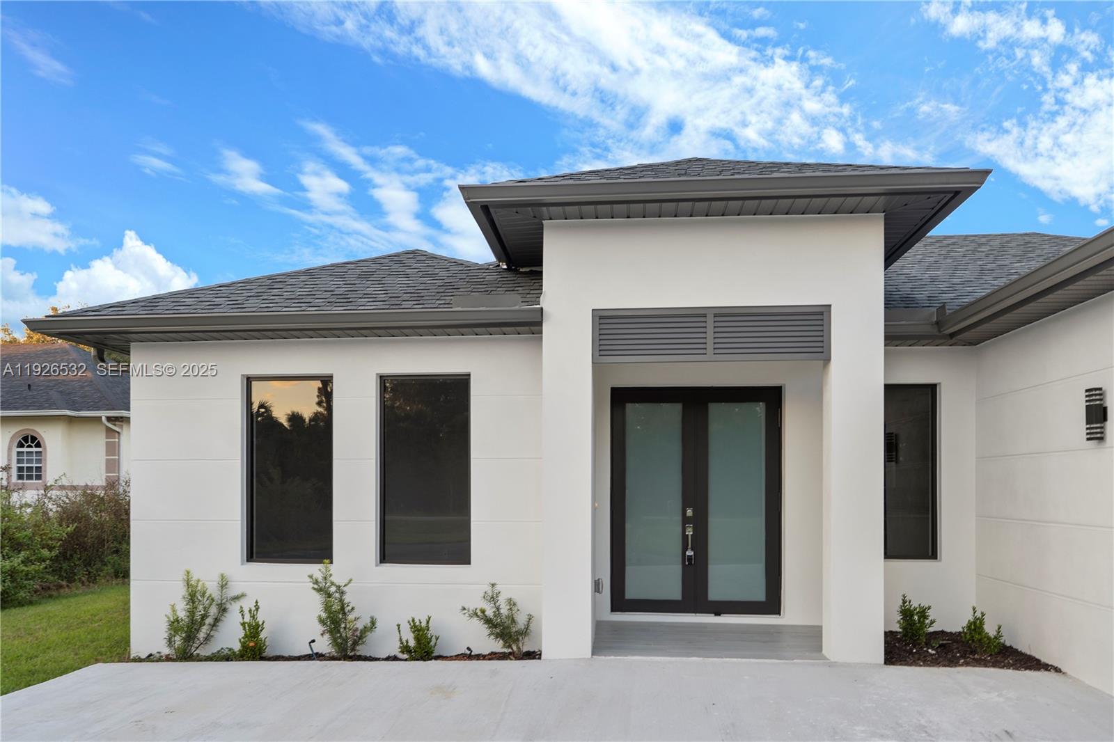 3587 SE 18th AVE, Naples FL 34117