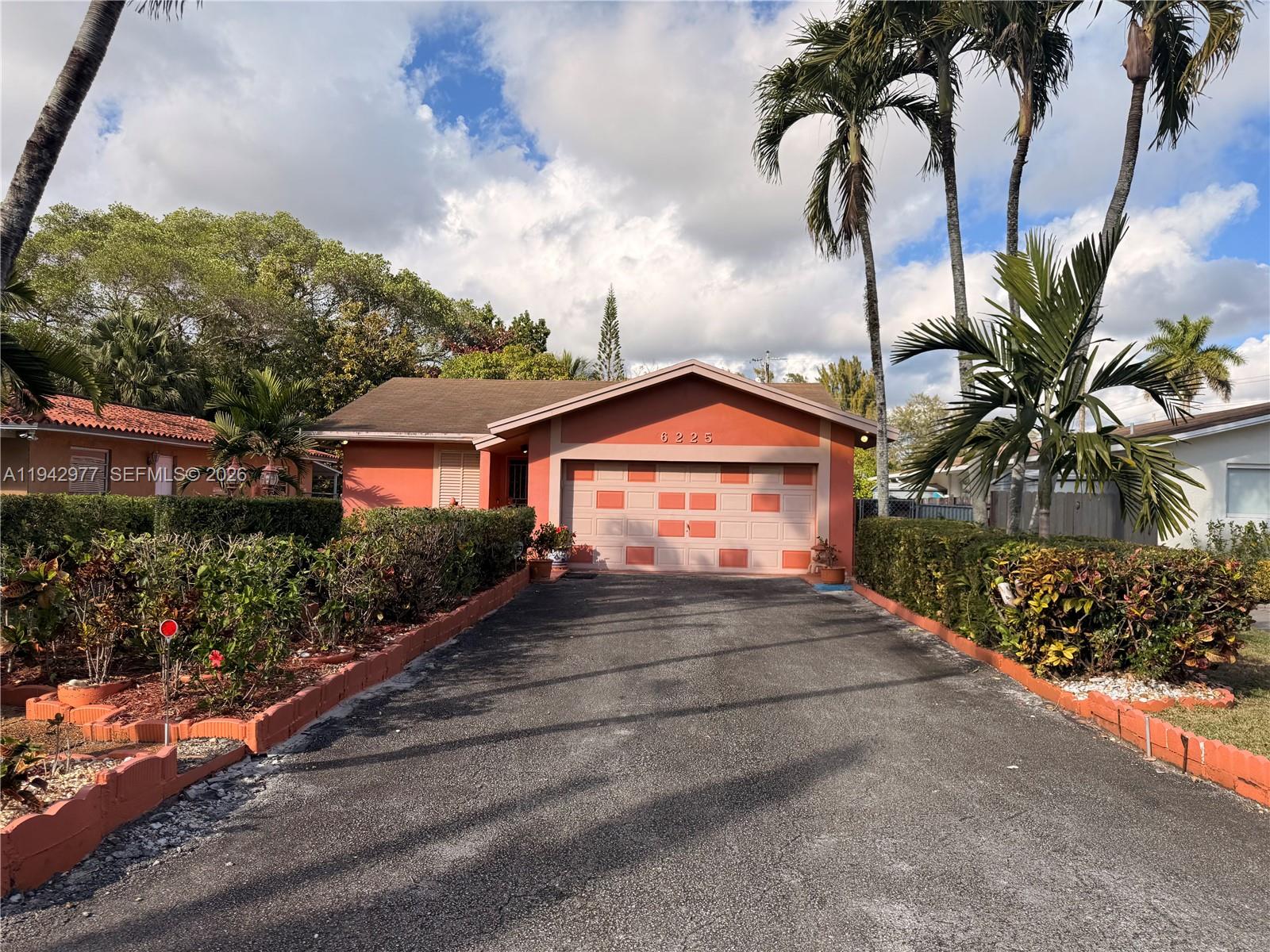 6225 SW 59th St, South Miami FL 33143