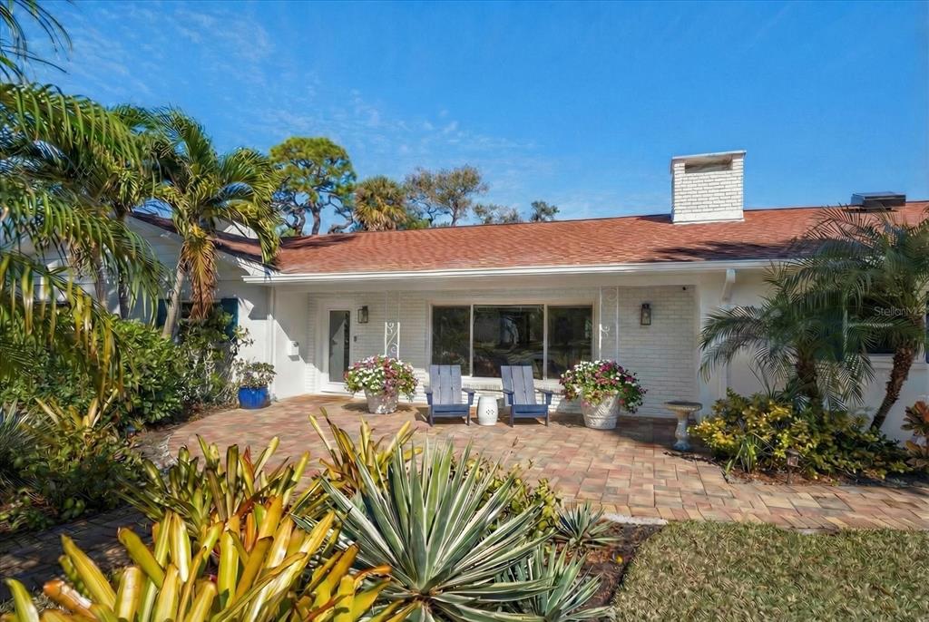 252 S GARDEN CIRCLE