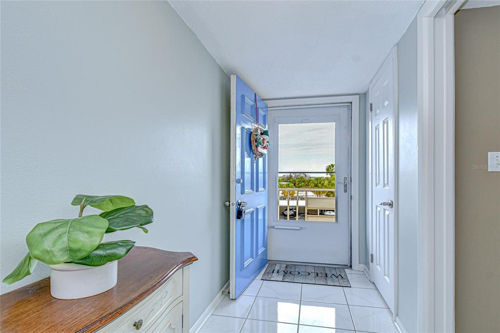 5575 GULF BOULEVARD UNIT 323, ST PETE BEACH, FL — photo 4 of 30