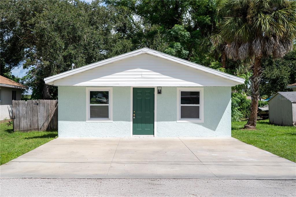 215 22ND STREET W