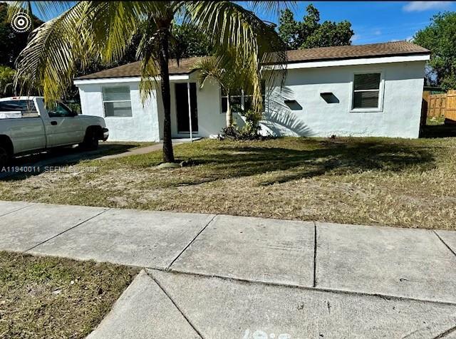 17 Edmund Rd, West Park FL 33023