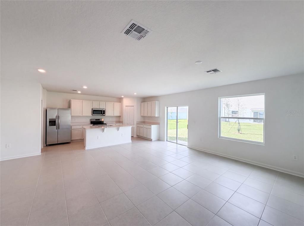 2142 LASSO LOOP, EAGLE LAKE, FL — photo 2 of 20