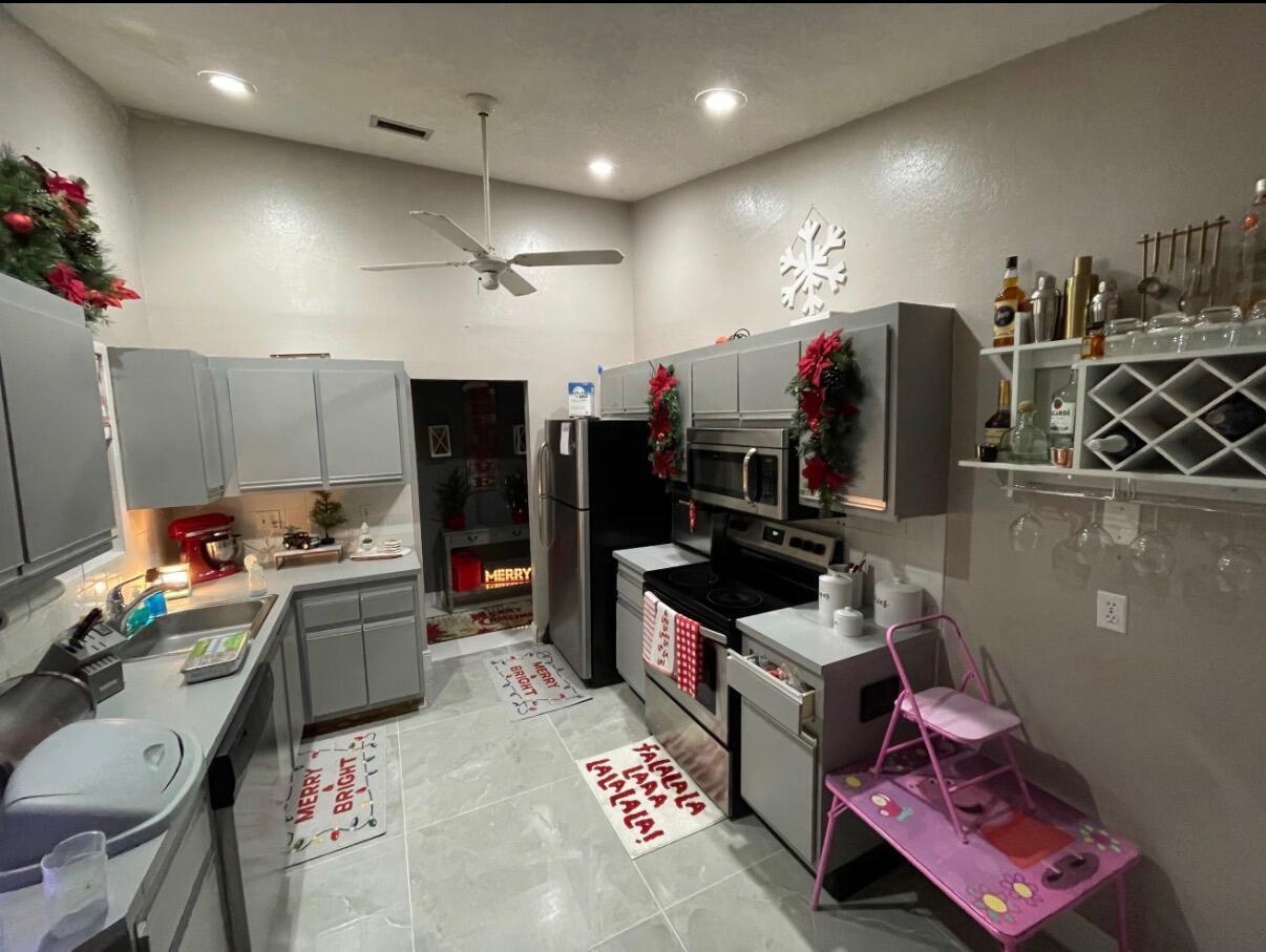 7620 NW 38th Court, Sunrise FL 33351