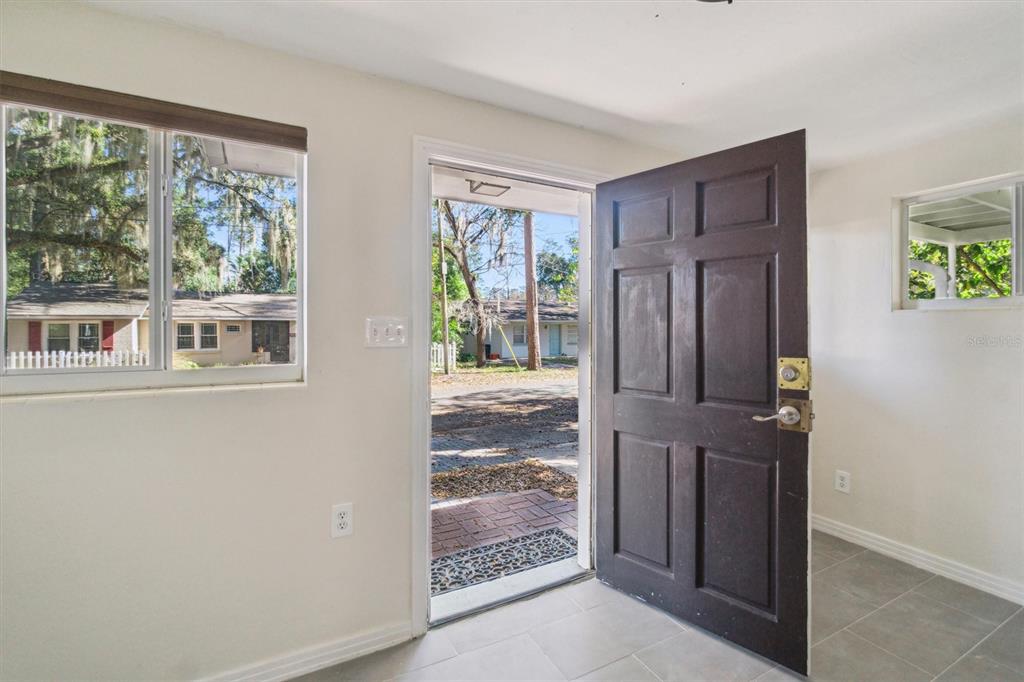 2114 NW 7TH TERRACE, GAINESVILLE, FL — photo 5 of 30