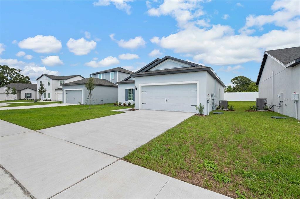 13261 TULA LOOP, ASTATULA, FL — photo 2 of 25