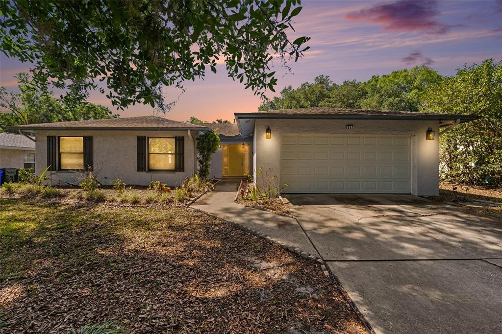 851 ROLLING WOODS LANE