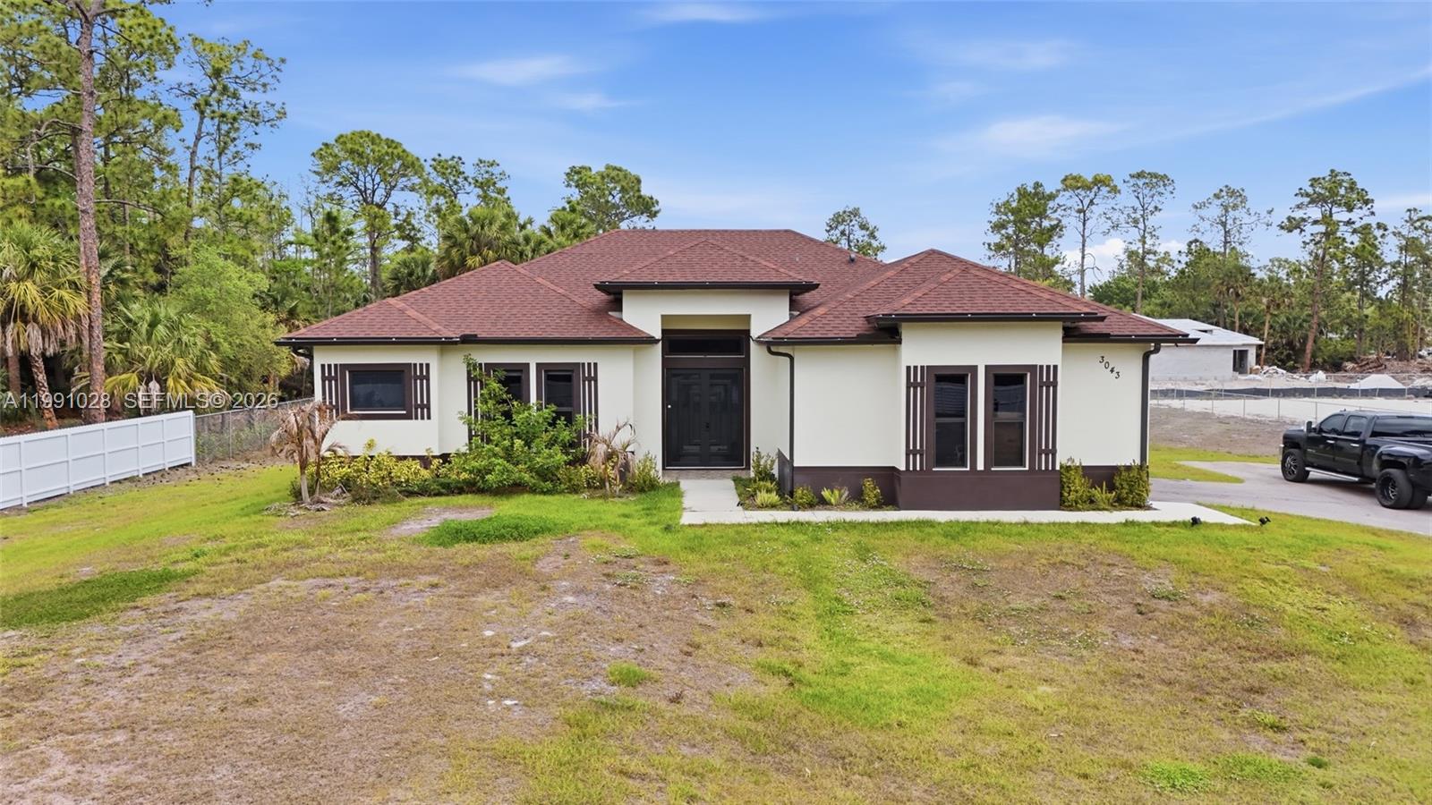 3043 18, Naples FL 34120