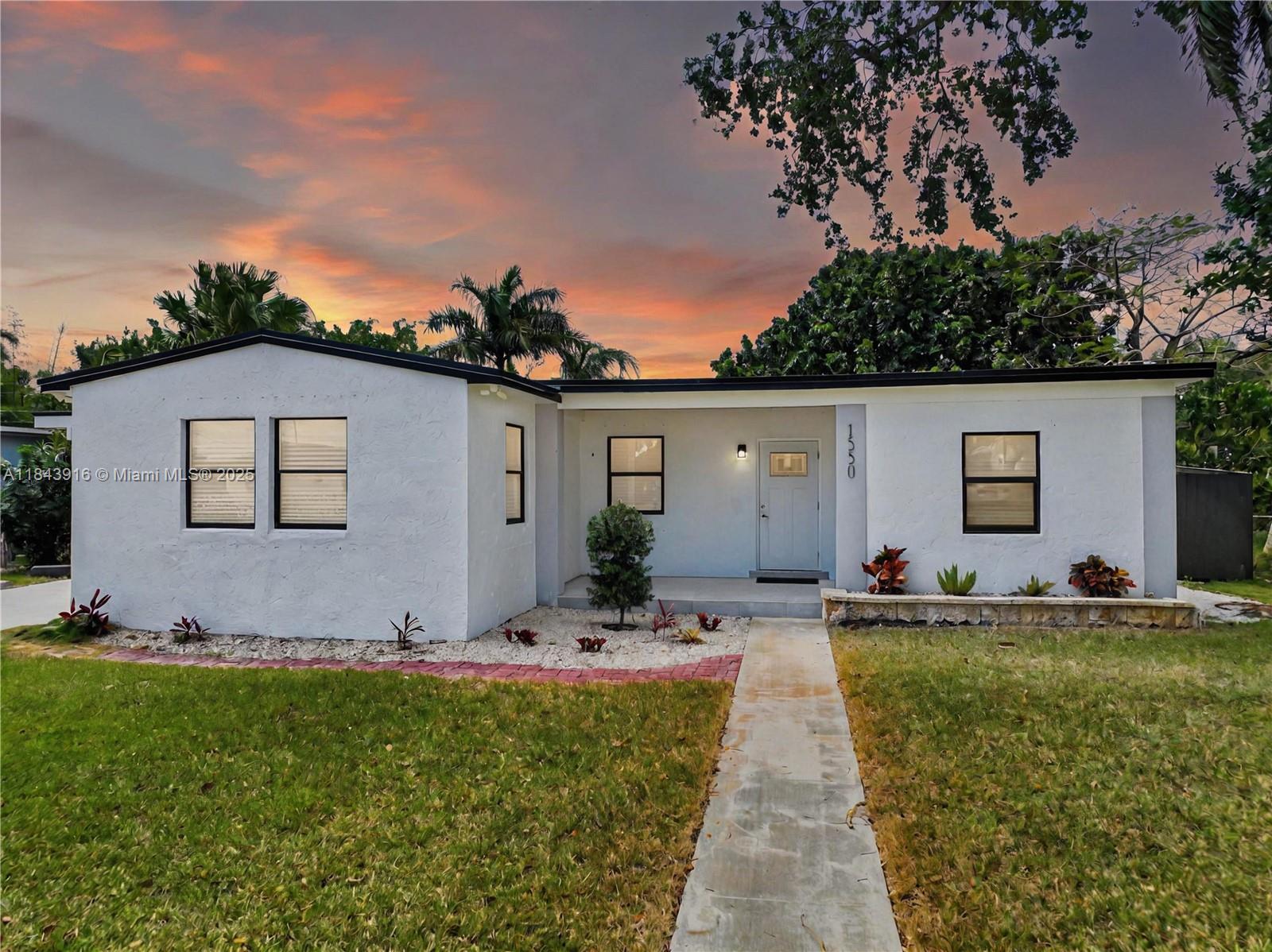 1550 NE 11th St, Homestead FL 33033