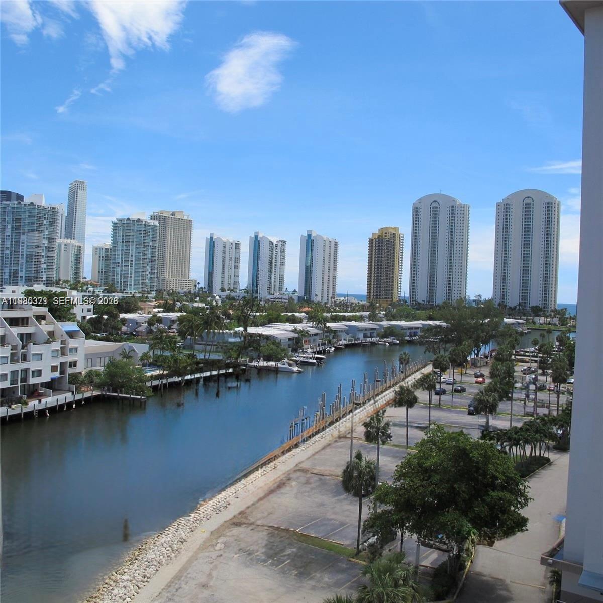 400 Kings Point Dr # 812, Sunny Isles Beach FL 33160