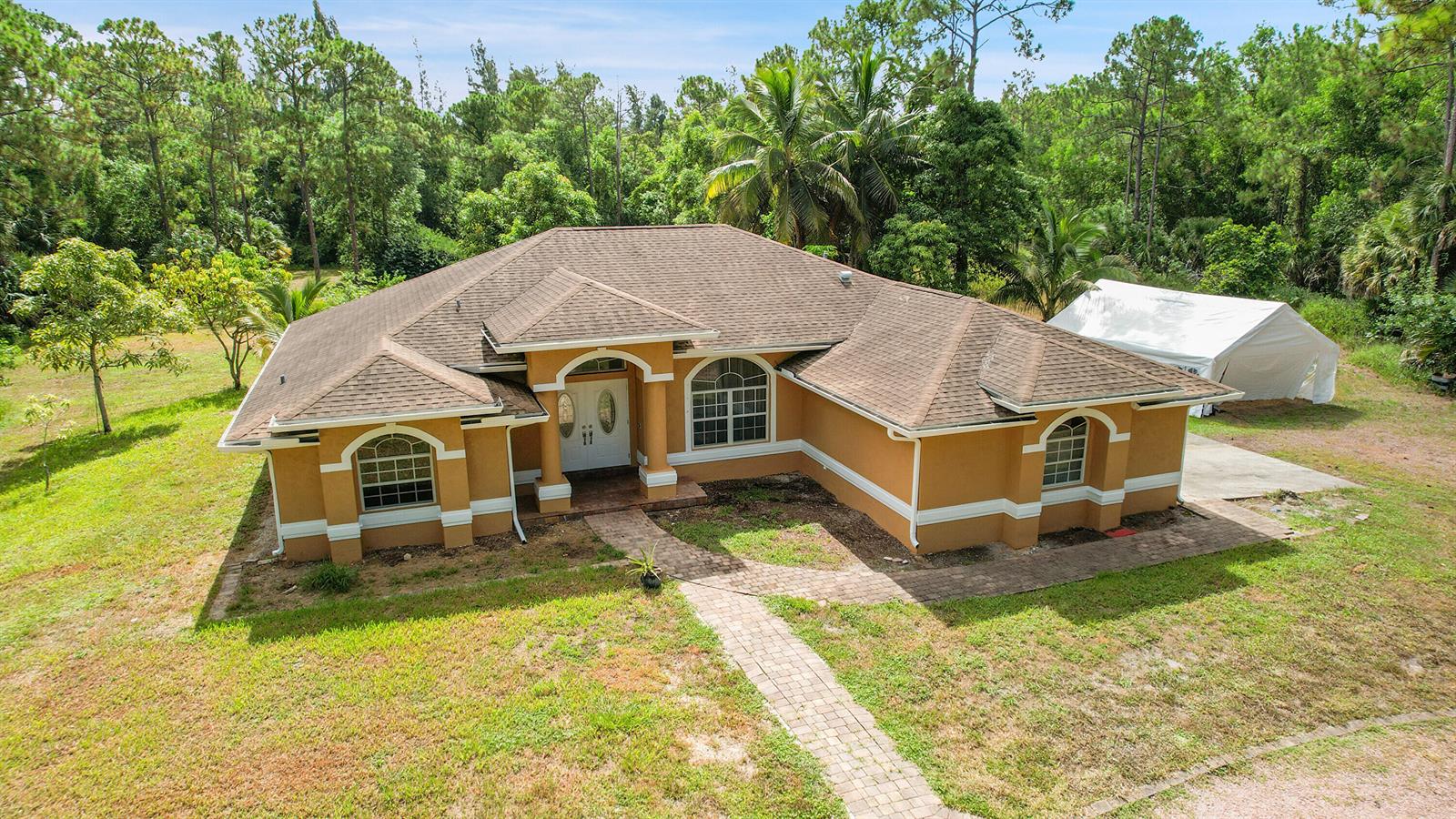 2376 Fawn Drive, Loxahatchee FL 33470