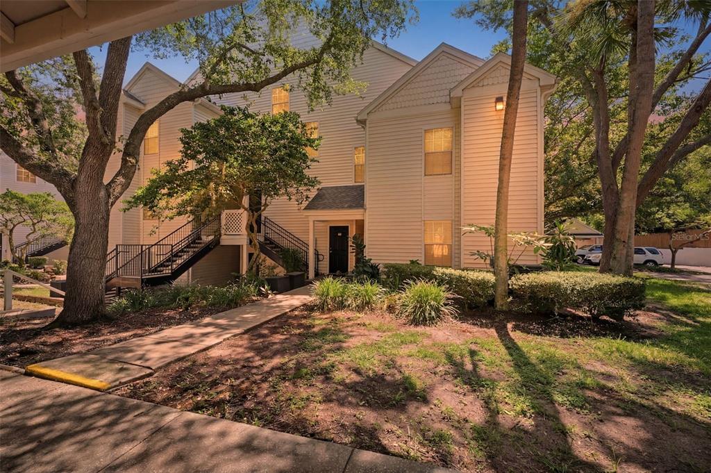3274 HAVILAND COURT UNIT 201