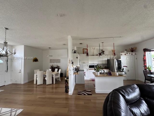 HOMESTEAD, FL — photo 3 of 26