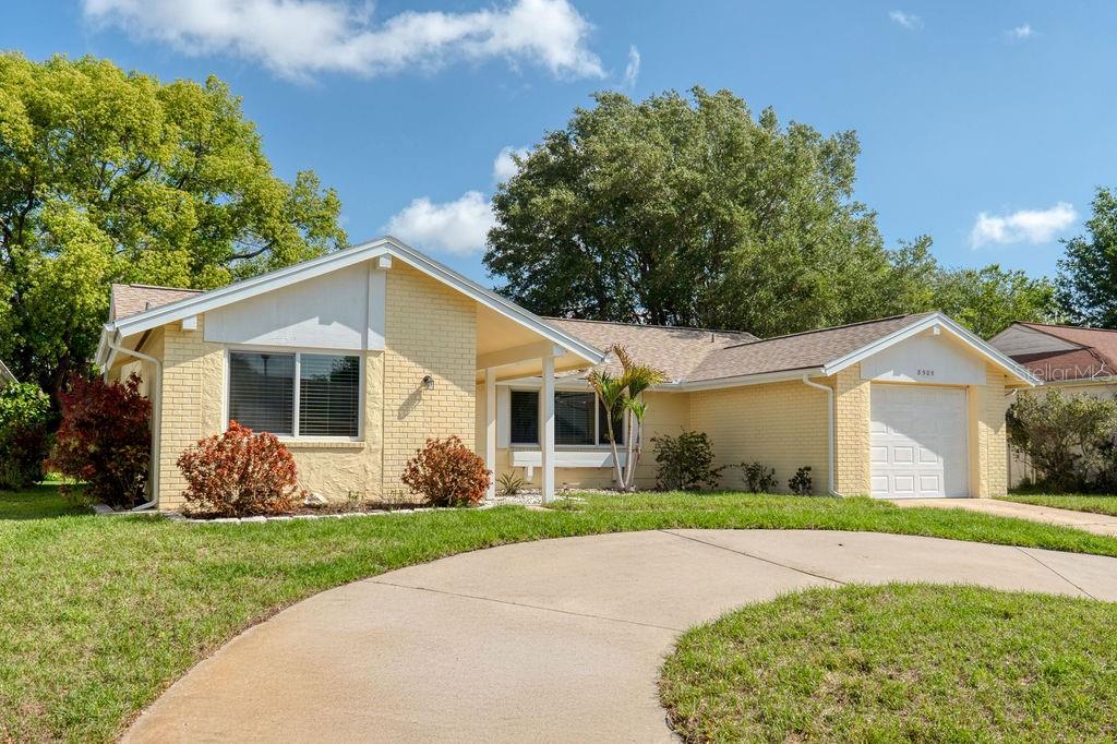 8505 LINCOLNSHIRE DRIVE