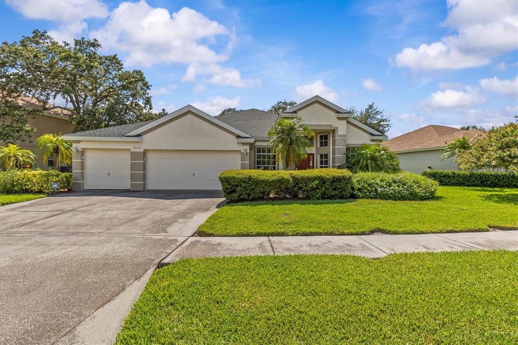 1852 LONGVIEW LANE