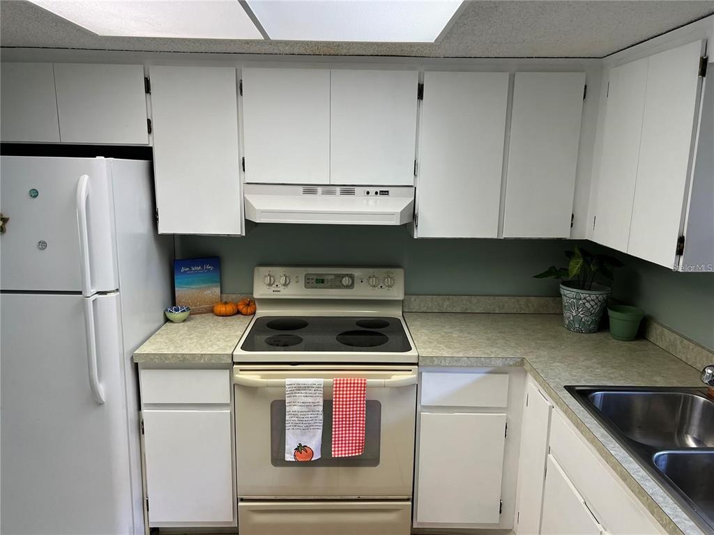 1100 E BAY DRIVE UNIT 35, LARGO, FL — photo 4 of 30