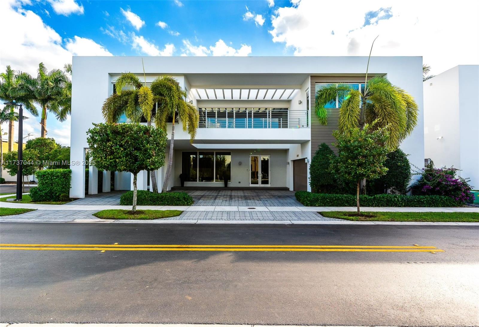 10220 NW 74th Ter, Doral FL 33178