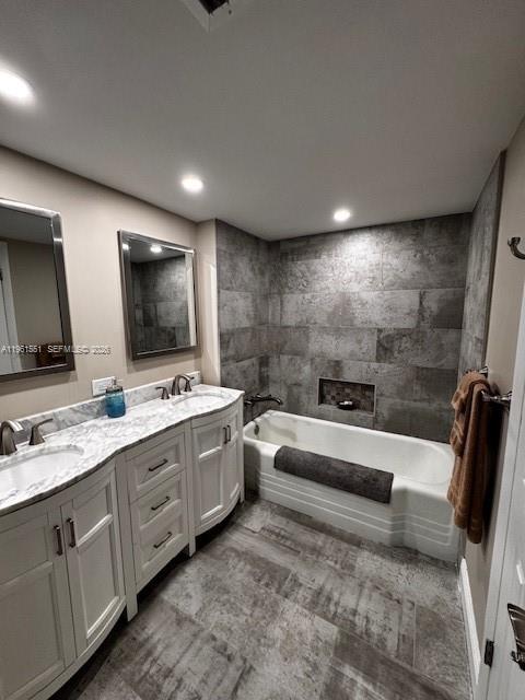 Master Bath — MIAMI, FL