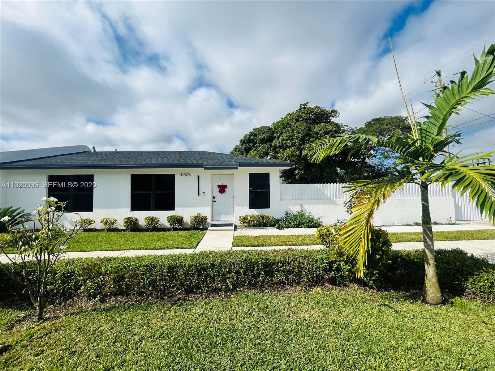10305 SW 183rd St, Miami FL 33157