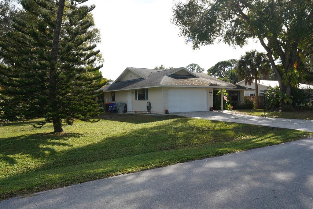 166 23RD AVENUE, VERO BEACH, FL — photo 3 of 30