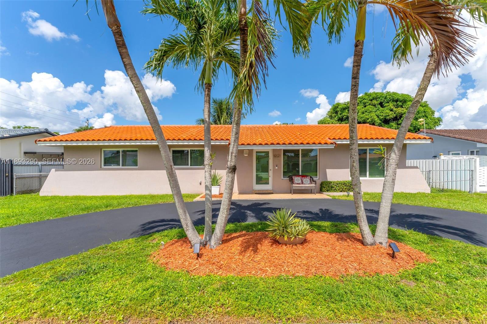 10121 SW 4th St, Miami FL 33174